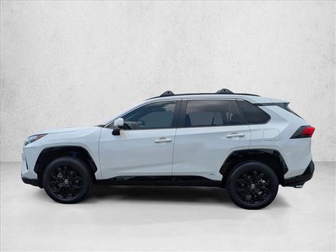 Used 2022 Toyota RAV4 SE AWD/4WD image 9