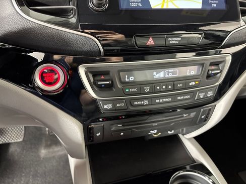 Certified 2022 Honda Pilot Touring image 39