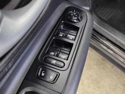 Used 2023 Jeep Renegade Latitude AWD/4WD image 20