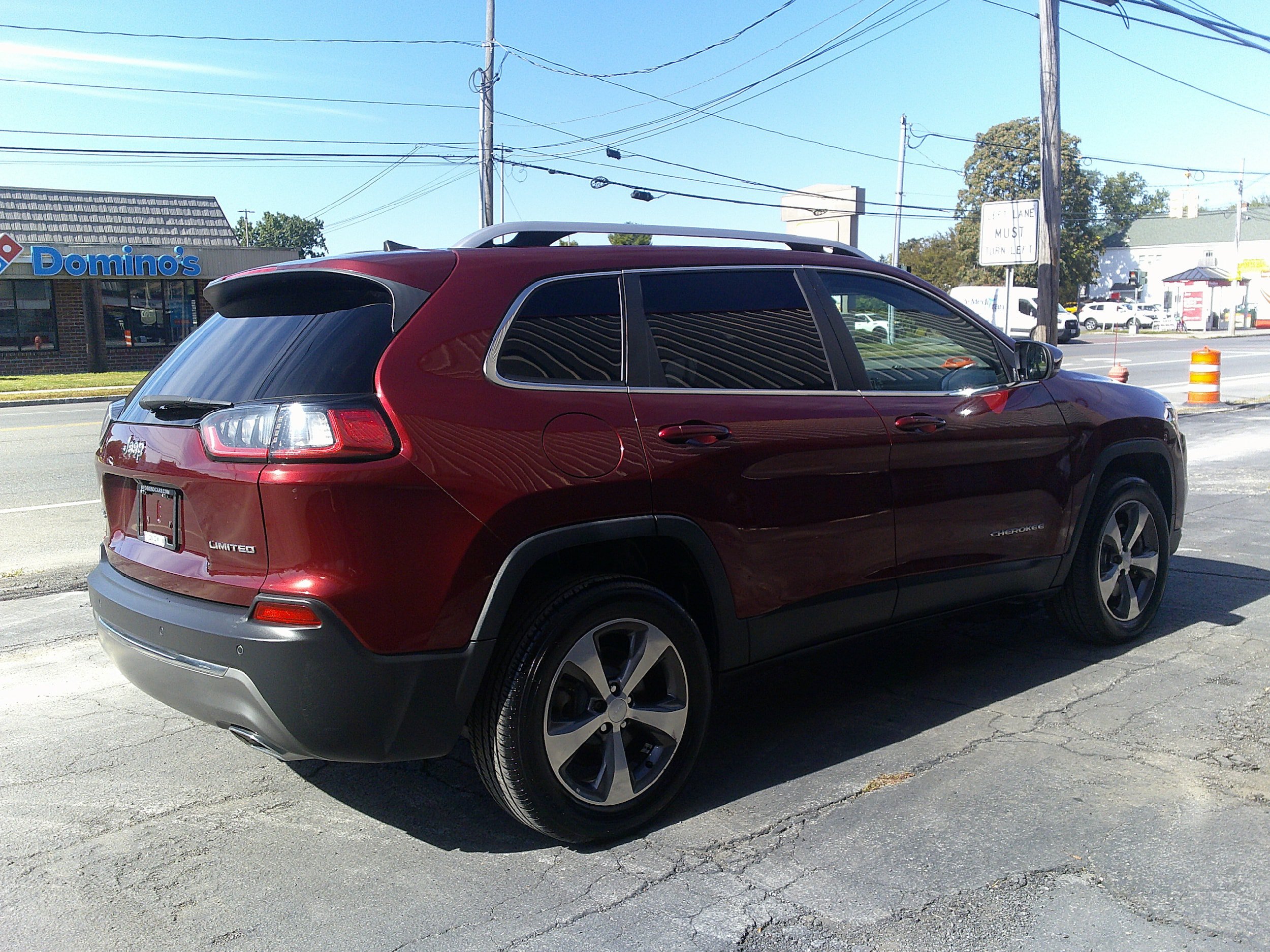 Used 2019 Jeep Cherokee Limited AWD/4WD image 9
