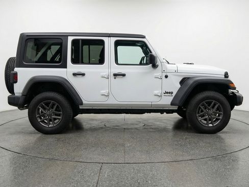 Used 2025 Jeep Wrangler Unlimited Sport AWD/4WD image 11