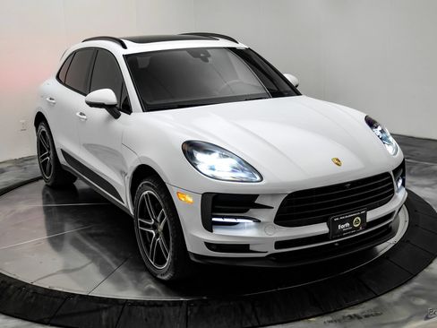 Used 2021 Porsche Macan AWD/4WD image 24