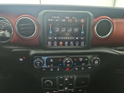 Used 2018 Jeep Wrangler Unlimited Rubicon AWD/4WD image 29