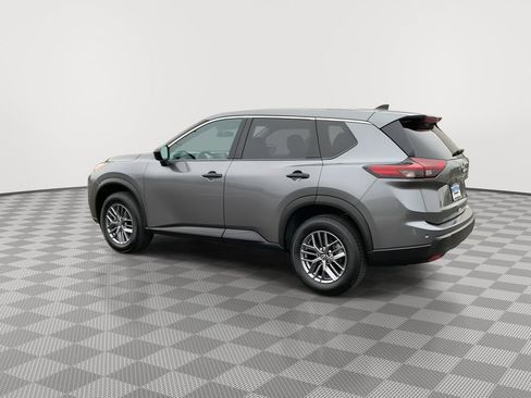 Used 2024 Nissan Rogue S image 5
