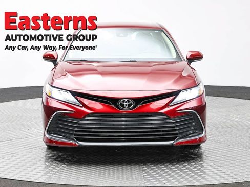 Used 2021 Toyota Camry XLE AWD/4WD image 2