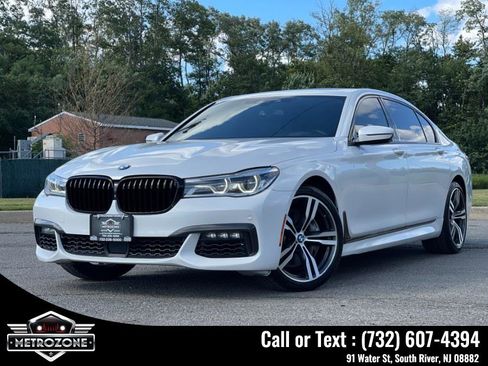 Used 2019 BMW 750i image 15