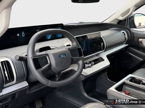 Used 2025 Ford Expedition Active RWD image 33