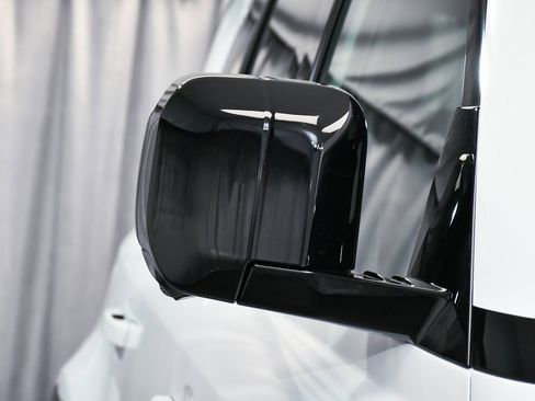 Used 2025 Land Rover Defender 110 S image 73