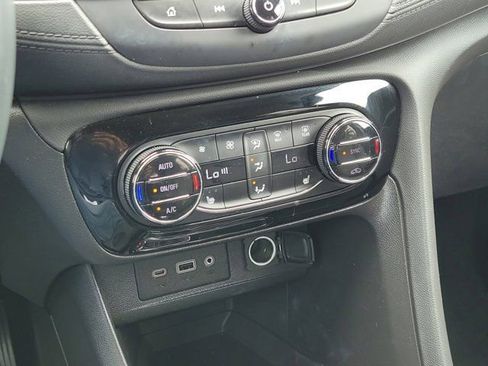 Used 2023 Buick Encore GX Select w/ Sport Touring Package FWD image 27