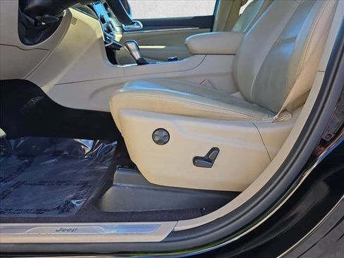 Used 2019 Jeep Grand Cherokee Limited AWD/4WD image 27