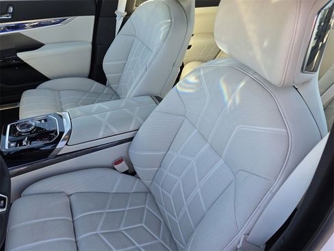 Certified 2025 BMW 740i w/ Premium Package image 11