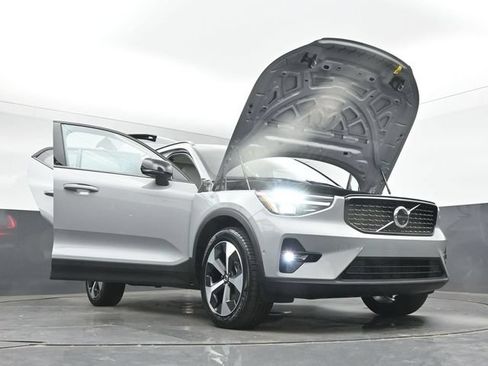 New 2026 Volvo XC40 B5 Plus w/ Protection Package Premier AWD/4WD image 53