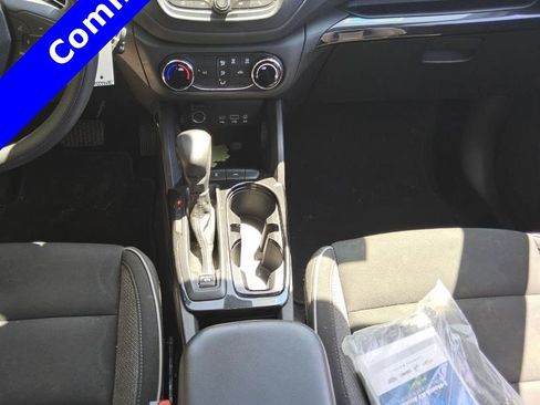 Used 2021 Chevrolet TrailBlazer LS FWD image 3