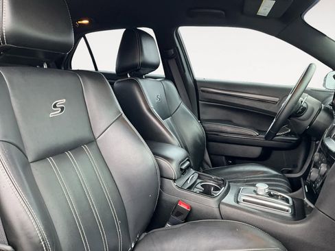 Used 2016 Chrysler 300 S image 13