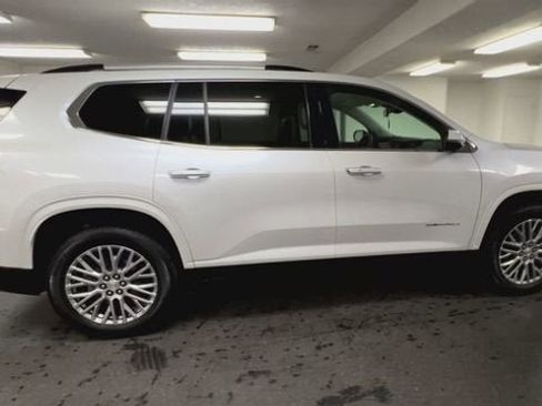 Certified 2025 GMC Acadia Denali AWD/4WD image 9