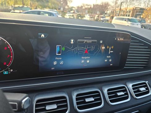 Certified 2025 Mercedes-Benz GLS 450 4MATIC image 30