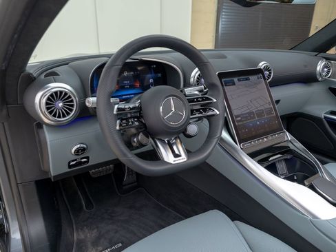 Used 2022 Mercedes-Benz SL 63 AMG 4MATIC image 36