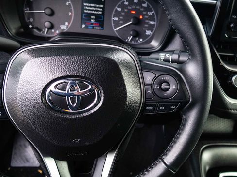 Used 2025 Toyota Corolla SE image 33