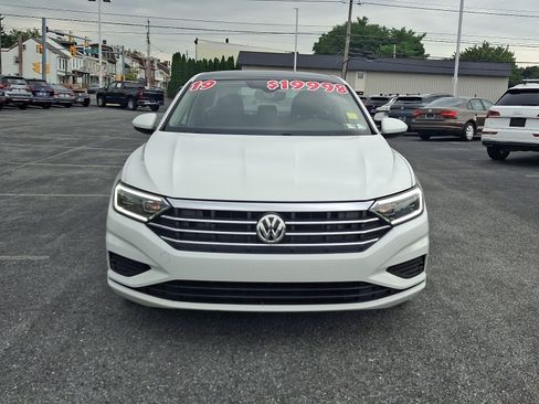 Used 2019 Volkswagen Jetta SEL w/ Cold Weather Package FWD image 2