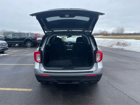 Used 2023 Ford Explorer XLT w/ Class IV Trailer Tow Package AWD/4WD image 10