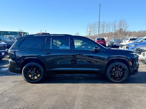 Certified 2024 Chevrolet Traverse RS w/ LPO, Floor Liner Package image 8