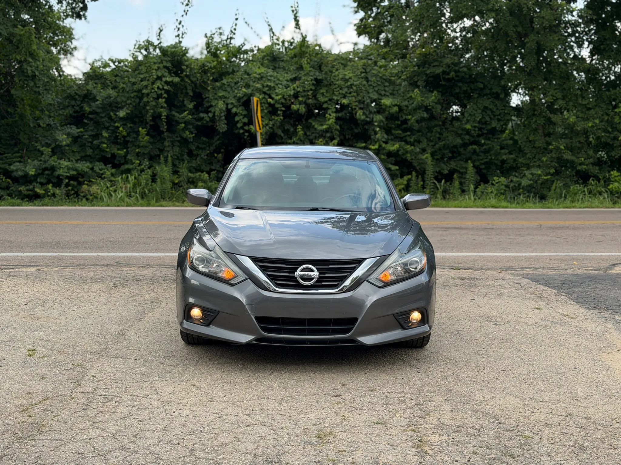 Used 2016 Nissan Altima 2.5 SR FWD image 2