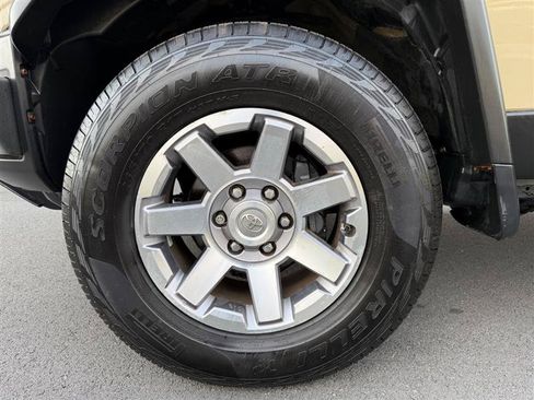Used 2014 Toyota FJ Cruiser 4WD w/ Convenience Package image 51
