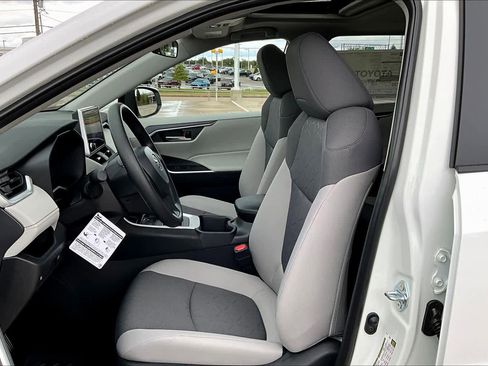 New 2025 Toyota RAV4 XLE image 9