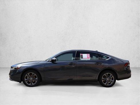 Used 2023 Honda Accord EX image 8