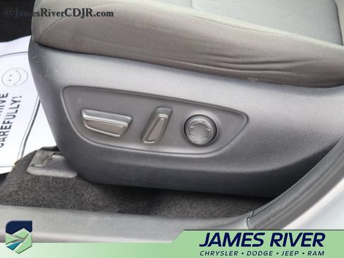 Used 2024 Toyota RAV4 XLE FWD image 23