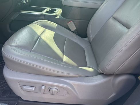 Used 2022 Chevrolet Silverado 1500 LTZ image 12