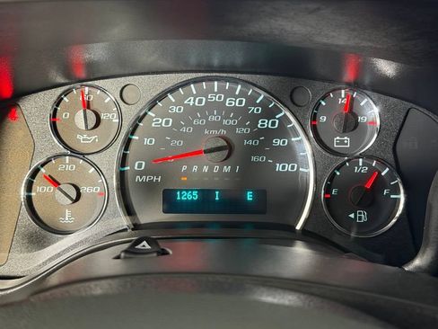 Used 2025 Chevrolet Express 3500 LT w/ LT Preferred Equipment Group RWD image 15