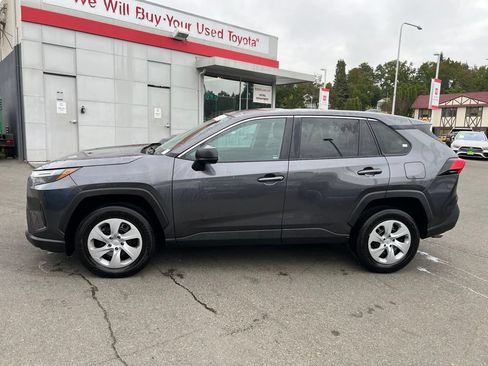 Used 2024 Toyota RAV4 LE AWD/4WD image 6