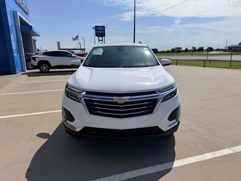 Used 2023 Chevrolet Equinox Premier FWD image 3