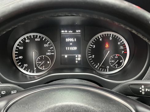 Used 2019 Mercedes-Benz Metris Passenger image 17