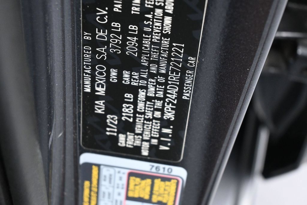 Used 2024 Kia Forte LXS FWD image 18