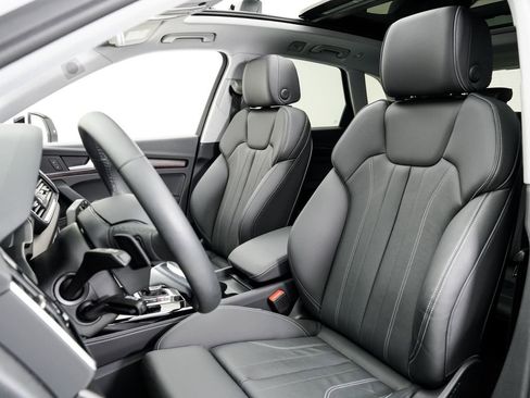 Certified 2025 Audi Q5 2.0T Premium Plus w/ Premium Plus Package AWD/4WD image 5