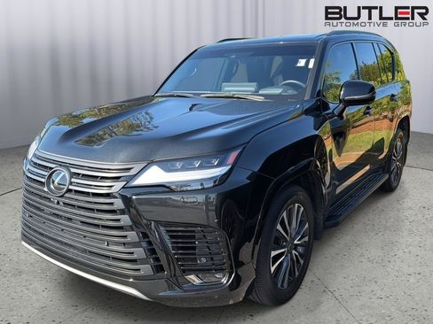 Used 2024 Lexus LX 600 4WD w/ Appearance Package image 1