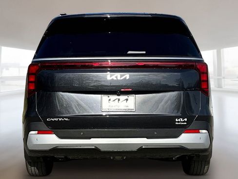 New 2026 Kia Carnival EX image 4