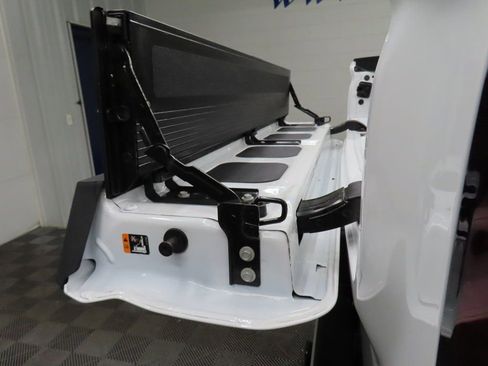 Used 2024 GMC Sierra 1500 AT4 w/ Technology Package image 42