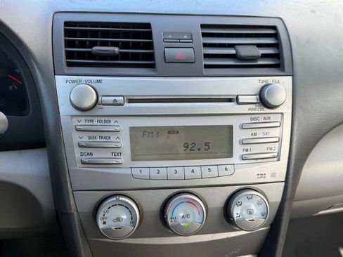 Used 2011 Toyota Camry LE w/ LE Extra-Value Pkg image 22