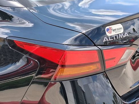 Used 2025 Nissan Altima 2.5 S FWD image 8