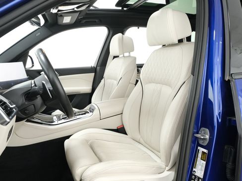 Used 2025 BMW X5 M60i AWD/4WD image 27