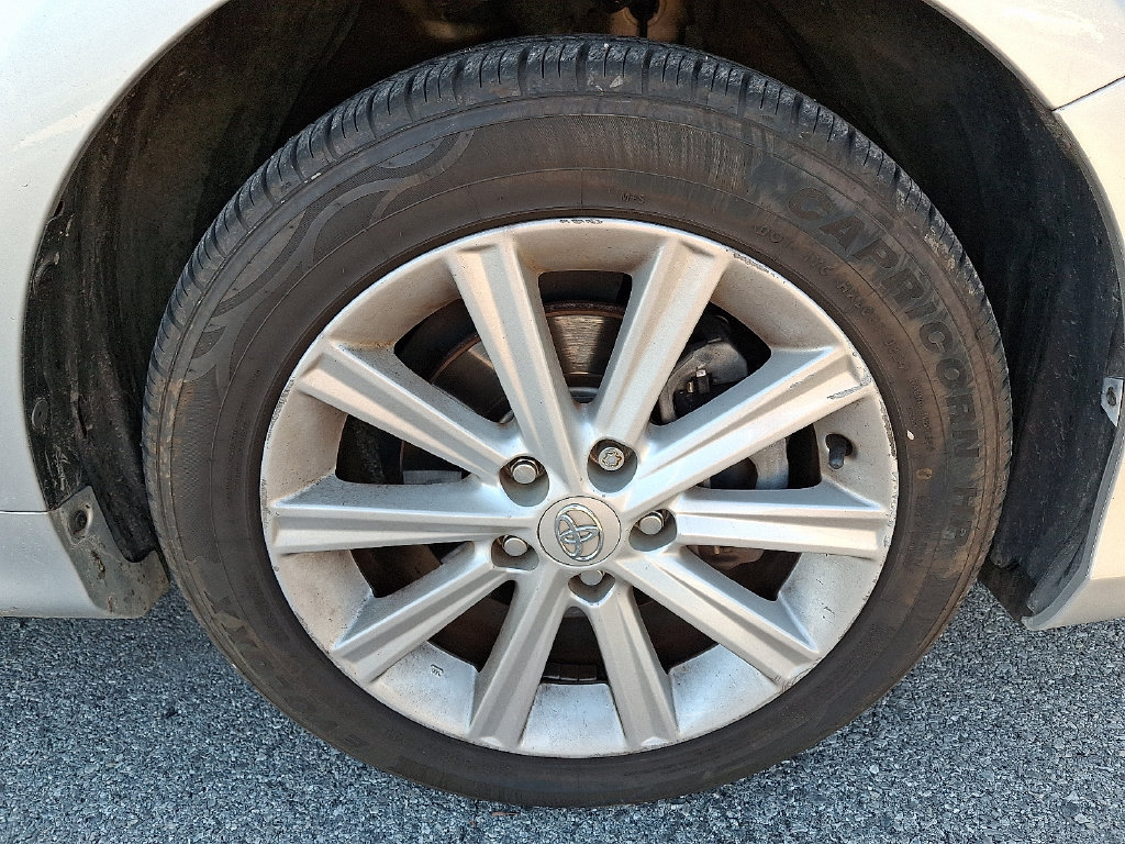 Used 2013 Toyota Camry XLE FWD image 9