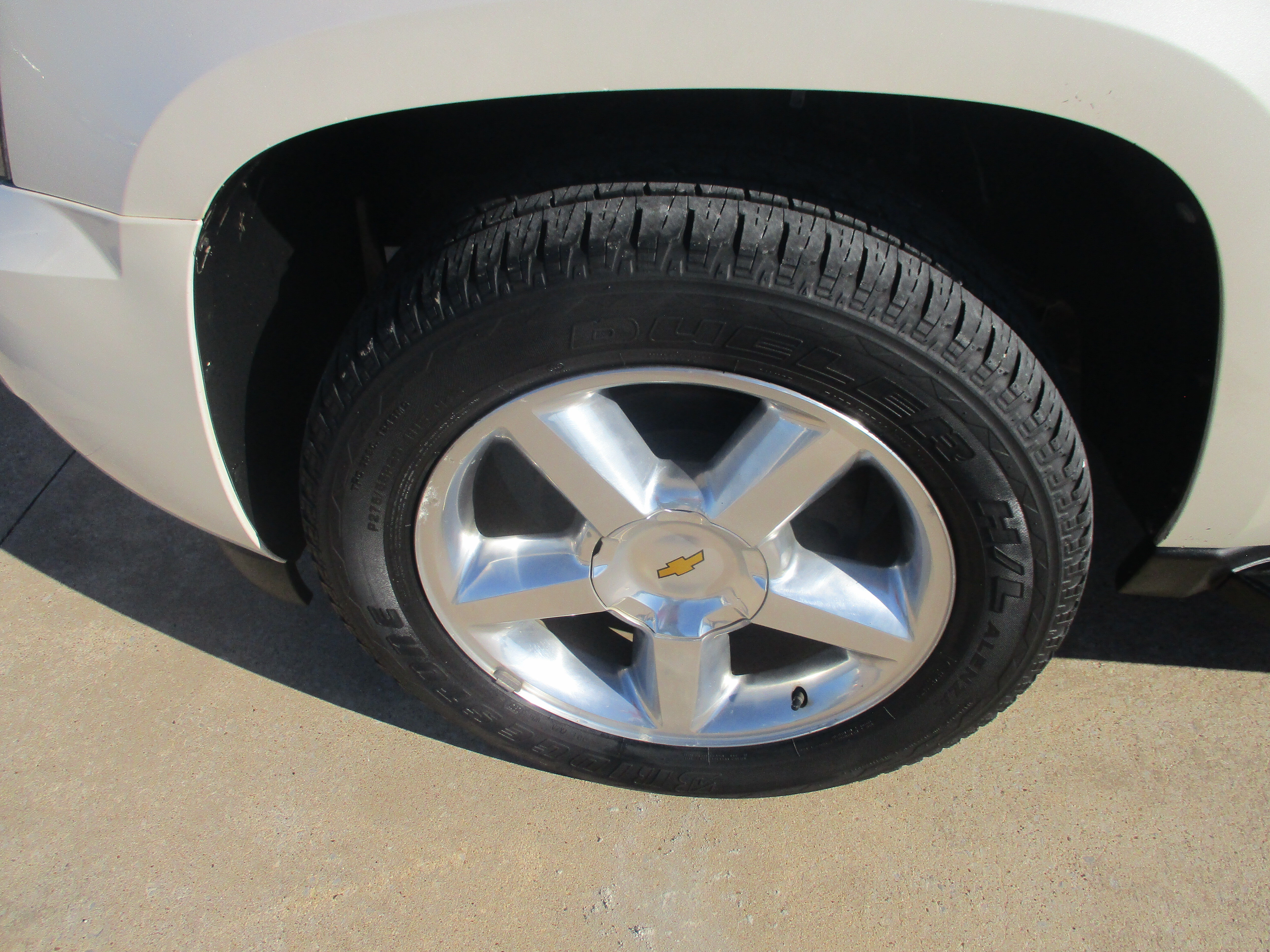 Used 2011 Chevrolet Avalanche LTZ RWD image 3