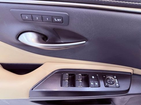 Certified 2021 Lexus ES 350 w/ Premium Package image 18