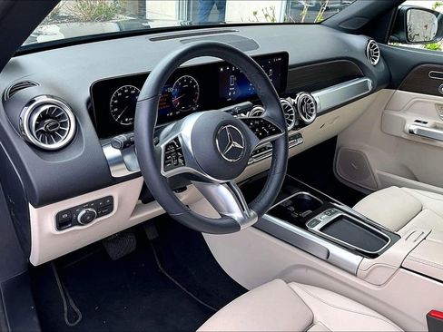 Used 2026 Mercedes-Benz GLB 250 4MATIC image 13