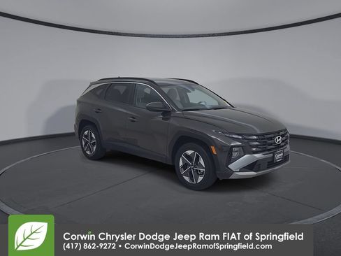 Used 2025 Hyundai Tucson SEL AWD/4WD image 3