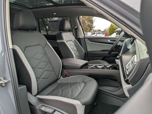 New 2026 Volkswagen Atlas Peak Edition image 38