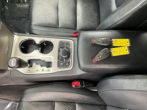 Used 2012 Jeep Grand Cherokee Laredo AWD/4WD image 21
